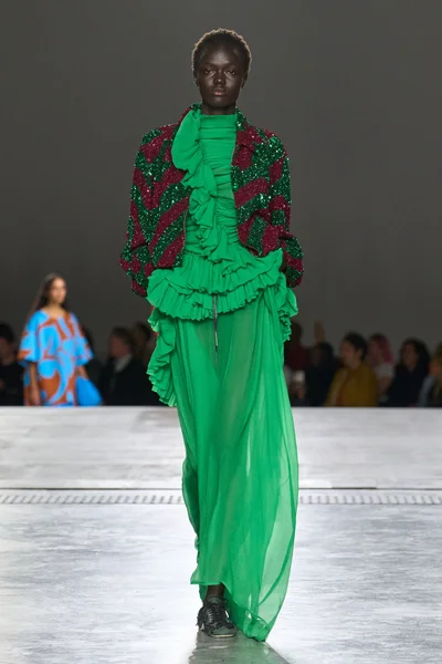 Look 50